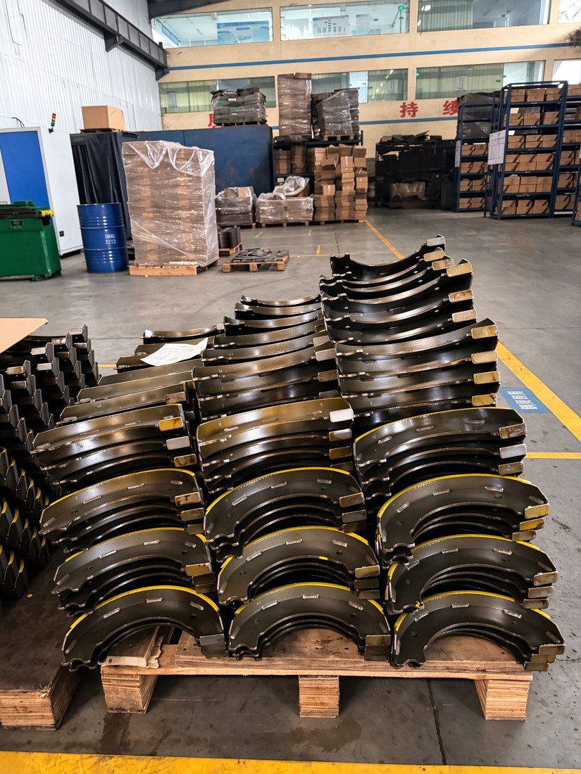 SAITE warehouse pallet of FUWA brake shoes